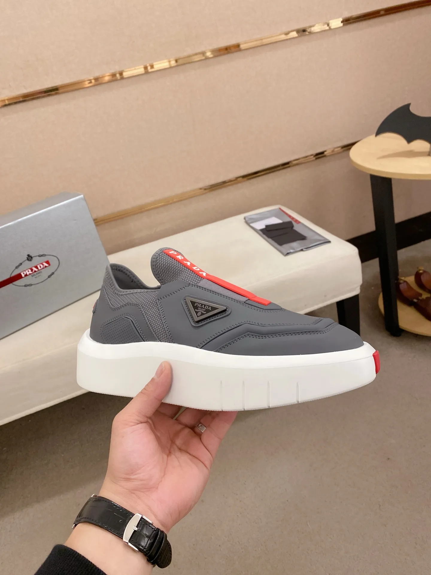 Men's shoes 💰 620💰 ✔️✔️✔️High-quality new PRADA counters are launched simultaneously, new men's shoes, 😘fabrics are selected from breathable fly-knit fabrics. Lining: Imported cowhide leather lining. 👍🏿High-end☄️Open-molded non-slip rubber outsole, exquisite lines, simple and elegant, comfortable and high-end for leisure travel. Code number: 38 to 45